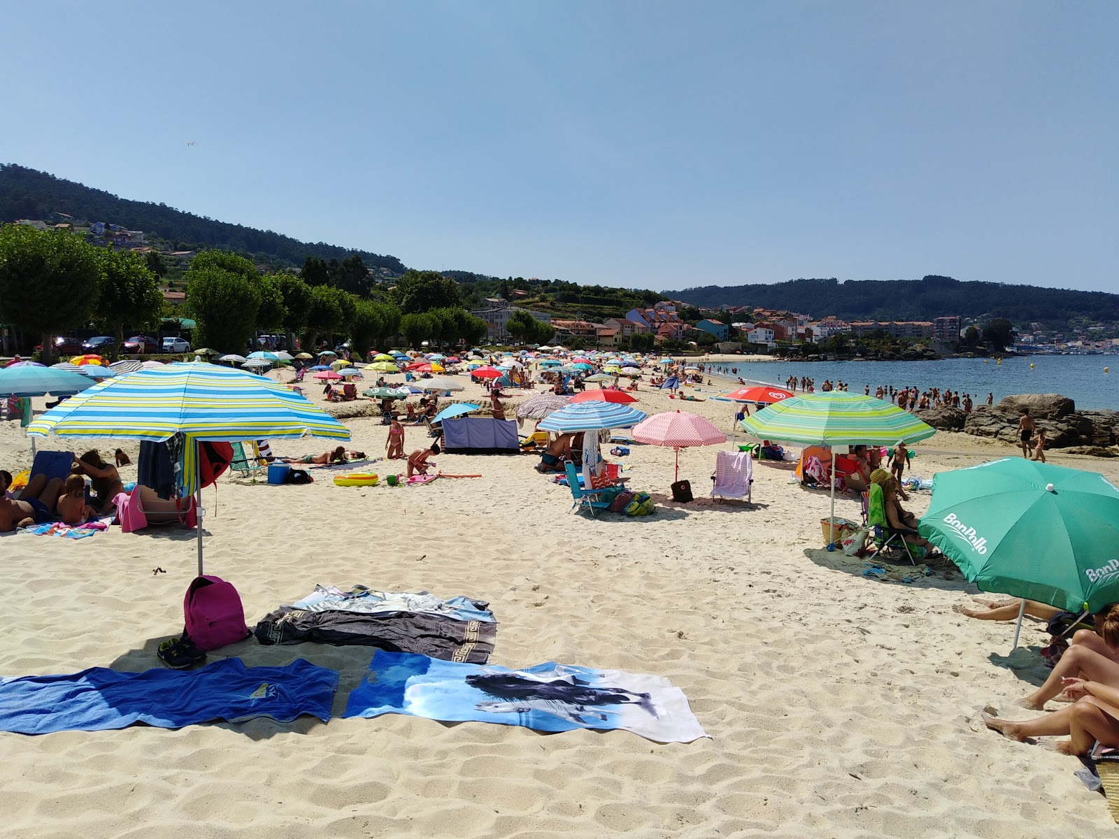 Fotografie cu Praia de Agrelo - locul popular printre cunoscătorii de relaxare