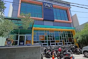 Sans Hotel Good Wish Semarang image