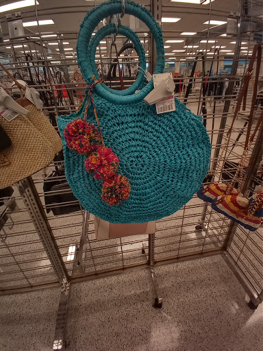 Clothing Store «Ross Dress for Less», reviews and photos, 247 E Eau Gallie Blvd, Indian Harbour Beach, FL 32937, USA