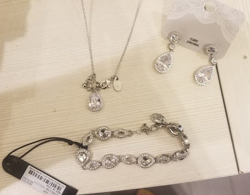 Fashion Accessories Store «Charming Charlie», reviews and photos, 9020 Hudson Rd #403, Woodbury, MN 55125, USA