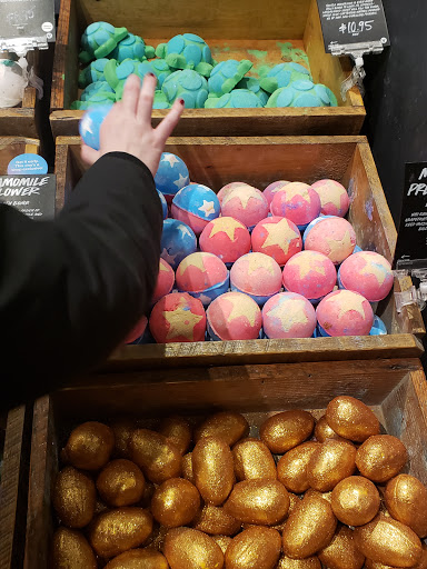 Cosmetics Store «LUSH», reviews and photos, 1961 Chain Bridge Rd, McLean, VA 22102, USA