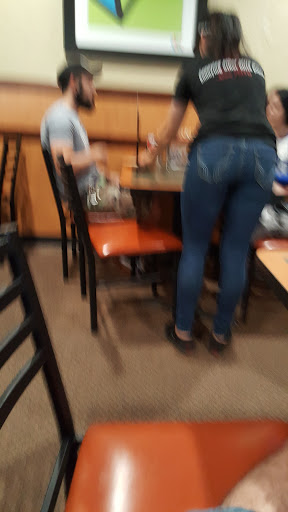 Pizza Restaurant «Round Table Pizza», reviews and photos, 5250 Faculty Ave, Lakewood, CA 90712, USA