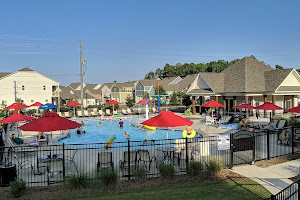 Parkside pool at Bella Casa