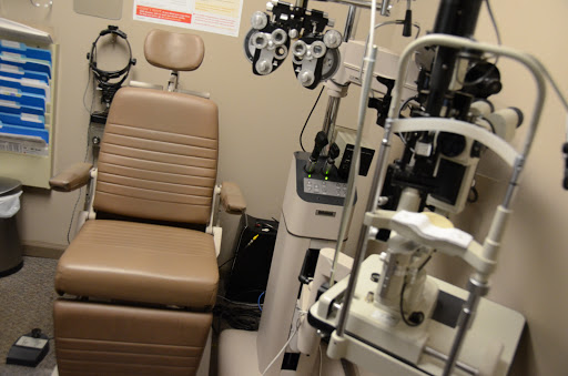 Eye Care Center «Skowron Eye Care», reviews and photos, 370 N York St, Elmhurst, IL 60126, USA