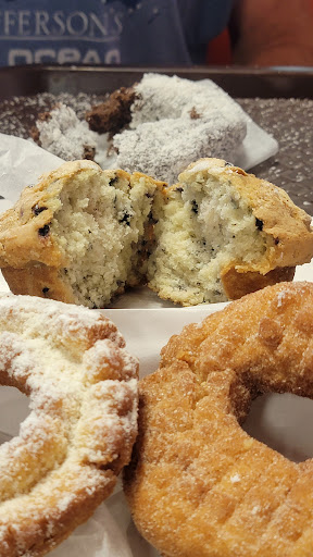 Donut Shop «Serres Donut Shop», reviews and photos, 135 W Manlius St, East Syracuse, NY 13057, USA