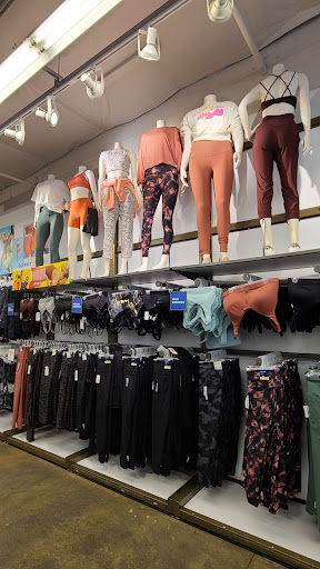 Clothing Store «Old Navy», reviews and photos, 2899 El Camino Real, Tustin, CA 92782, USA