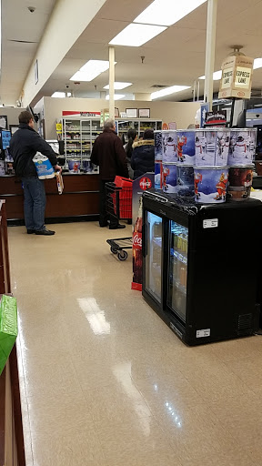 Grocery Store «Jewel-Osco», reviews and photos, 819 S Elmhurst Rd, Des Plaines, IL 60016, USA