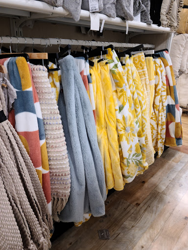 Department Store «HomeGoods», reviews and photos, 1555 Almonesson Rd, Deptford Township, NJ 08096, USA