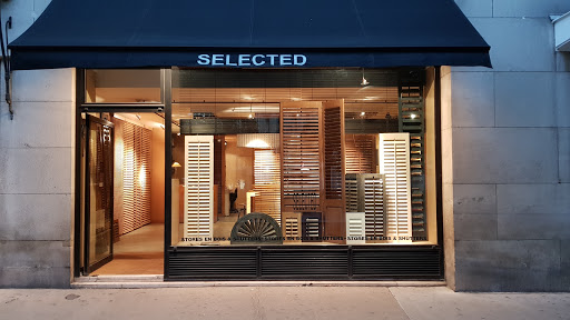 SELECTED stores et shutters