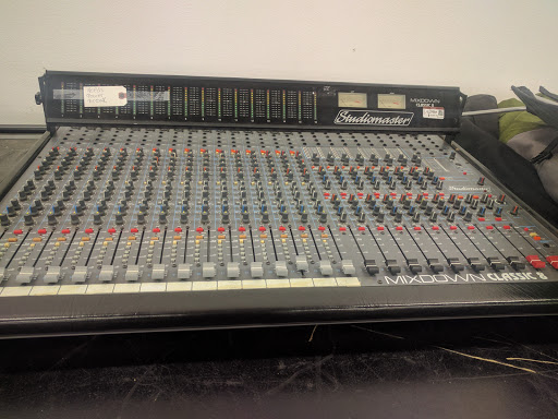 Thrift Store «Thunderbird & Scottsdale Goodwill Retail Store & Donation Center», reviews and photos, 14202 N Scottsdale Rd, Scottsdale, AZ 85254, USA