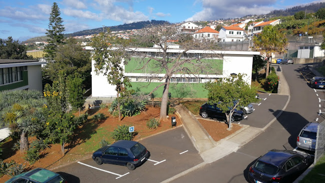 Avaliações doEscola básica e secundária P/E da calheta em Calheta (R.A.M.) - Escola