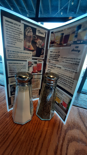 American Restaurant «Cracker Barrel Old Country Store», reviews and photos, 2858 N Glenstone Ave, Springfield, MO 65803, USA
