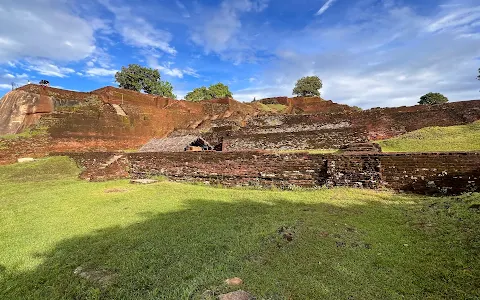 Sigiriya palace image