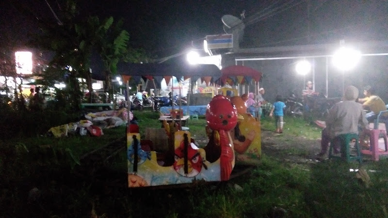 Gelanggang Pasar Malam di Jawa Timur: Menikmati Serunya 2 Tempat di Malam Hari