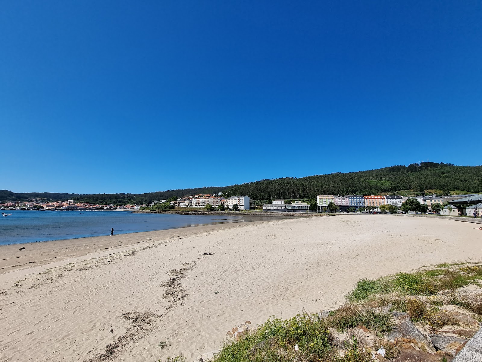 Foto de Cee Beach con arena beige superficie