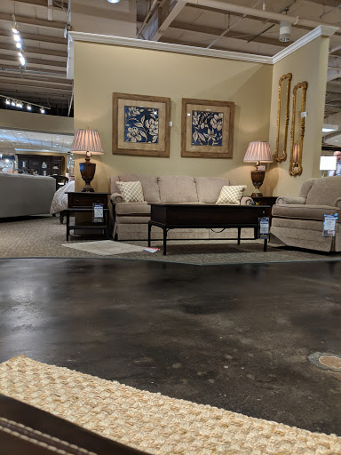 Furniture Store «Furniture Fair», reviews and photos, 7200 Dixie Hwy, Fairfield, OH 45014, USA