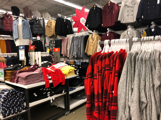 Clothing Store «Old Navy», reviews and photos, 17470 Southcenter Pkwy, Tukwila, WA 98188, USA