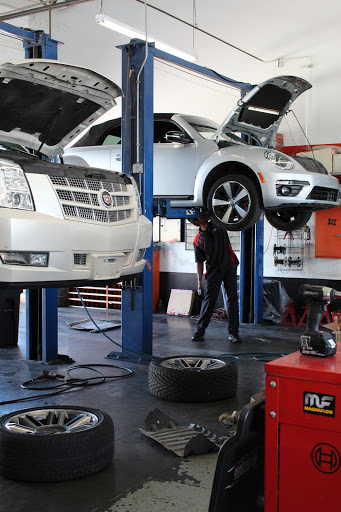 Auto Repair Shop «R & M Auto Repair Xperts», reviews and photos, 3190 E Sunset Rd C, Las Vegas, NV 89120, USA