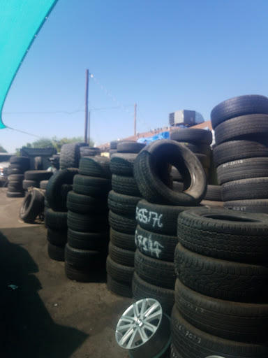 Tire Shop/Llantera Los Cominillos