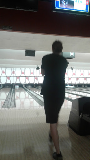 Bowling Alley «Strike City Lanes Bowling Center», reviews and photos, 1170 OR-99, Eugene, OR 97402, USA