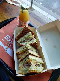 Sandwich au poulet du Restaurant créole BANM BOKIT à Paris - n°3