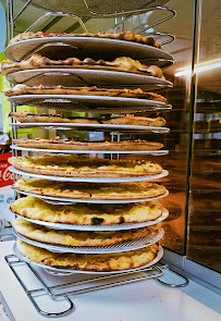 Photos du propriétaire du Pizzeria DISTRIBUTEUR A PIZZA LA SPÉCIALE 24/24 7/7 à Lambesc - n°11