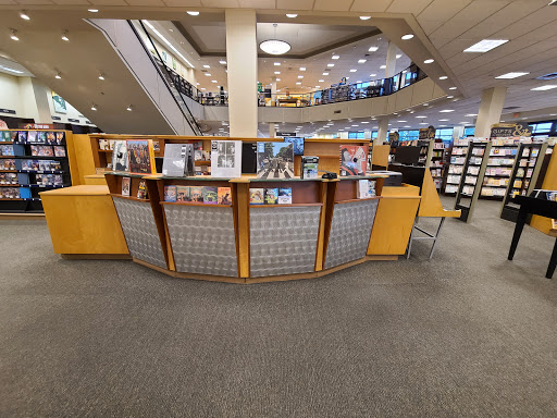 Book Store «Barnes & Noble», reviews and photos, 5959 Triangle Town Blvd, Raleigh, NC 27616, USA