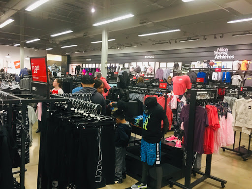 Sporting Goods Store «Nike Factory Store», reviews and photos, 3000 Grapevine Mills Pkwy #611, Grapevine, TX 76051, USA