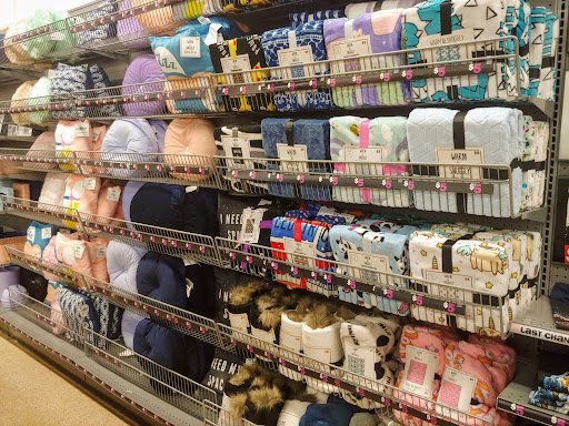 Variety Store «Five Below», reviews and photos, 1 Rte 37 W, Toms River, NJ 08753, USA