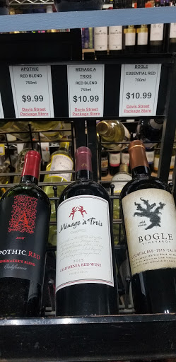 Liquor Store «Davis Street Package Store», reviews and photos, 197 Davis St, Oakville, CT 06779, USA