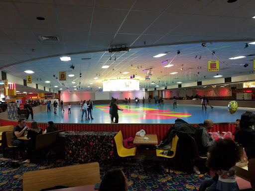 Roller Skating Rink «Bonaventure Always Family Friendly Skating Center And Birthday Parties», reviews and photos, 24505 Halsted Rd, Farmington Hills, MI 48335, USA