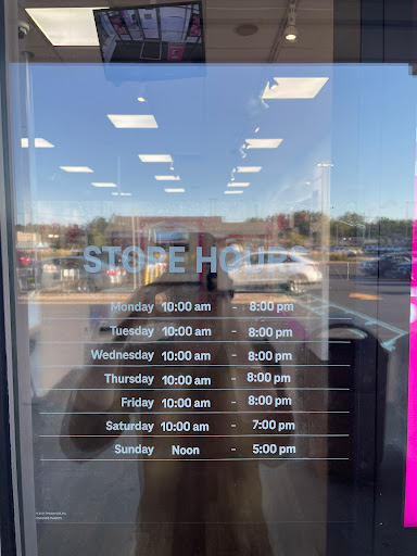Cell Phone Store «T-Mobile», reviews and photos, 5121 Highland Rd, Waterford Twp, MI 48327, USA