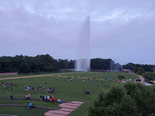 Tourist Attraction «Gateway Geyser», reviews and photos, 185 W Trendley Ave, East St Louis, IL 62201, USA