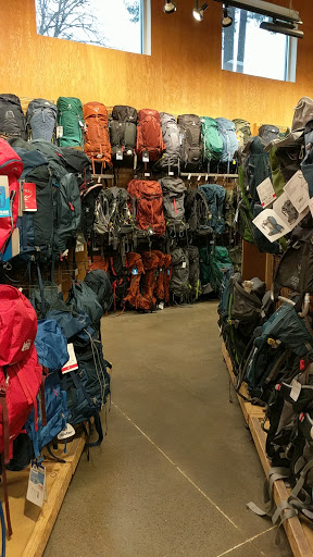 Camping Store «REI», reviews and photos, 7410 SW Bridgeport Rd, Tigard, OR 97224, USA