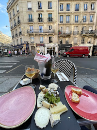 Plats et boissons du Restaurant Le Petit Cardinal à Paris - n°1