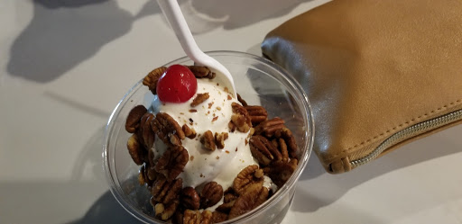 Dessert Shop «Comet Frozen Custard & Coffee», reviews and photos, 3001 Kirchoff Rd, Rolling Meadows, IL 60008, USA