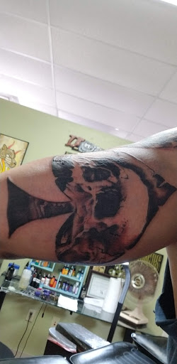 Tattoo Shop «Orlando Tattoo Company», reviews and photos, 11229 E Colonial Dr, Orlando, FL 32817, USA