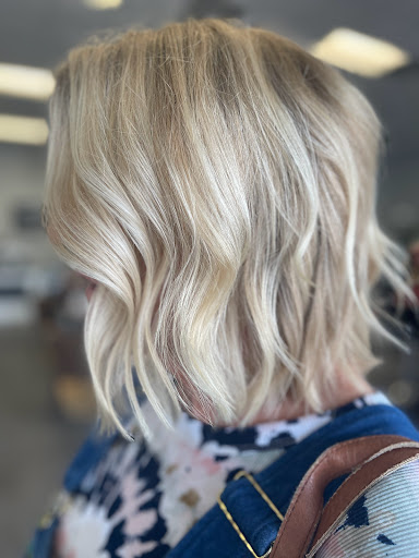Hair Salon «The Urban Revival Boutique, Style Bar & Salon», reviews and photos, 2903 N Patterson St, Valdosta, GA 31602, USA
