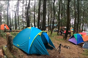 Camping Ground Aishaf Hills Glamping Resort Wisata Curug Ciampea Tenjolaya image