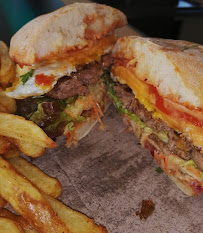 Hamburger du Restaurant La Souche à Isigny-le-Buat - n°2