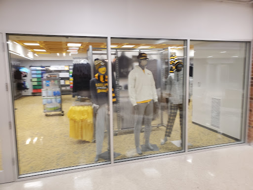 Adelphi University Bookstore, 1 South Ave, Garden City, NY 11530, USA, 