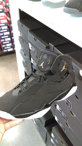 Shoe Store «WSS», reviews and photos, 8536 Firestone Blvd, Downey, CA 90241, USA