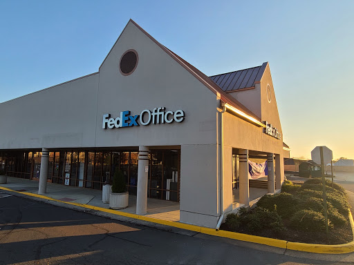 Print Shop «FedEx Office Print & Ship Center», reviews and photos, 9600 Main Street a, Fairfax, VA 22031, USA