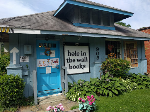 Hole In The Wall Books, 905 W Broad St, Falls Church, VA 22046, USA, 