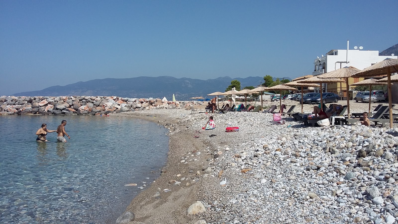 Foto von Paralia Mikri Mantinia II annehmlichkeitenbereich