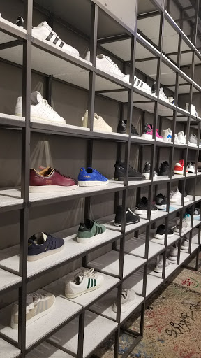 Sportswear Store «Shoe Gallery», reviews and photos, 244 NE 1st Ave, Miami, FL 33132, USA