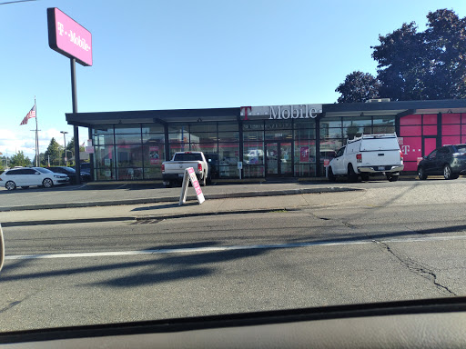 Cell Phone Store «T-Mobile», reviews and photos, 5914 6th Ave, Tacoma, WA 98406, USA