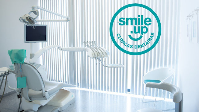 Smile.up Clinicas Dentarias Queluz