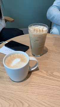 Plats et boissons du Restaurant servant le petit-déjeuner Starbucks à Annecy - n°13