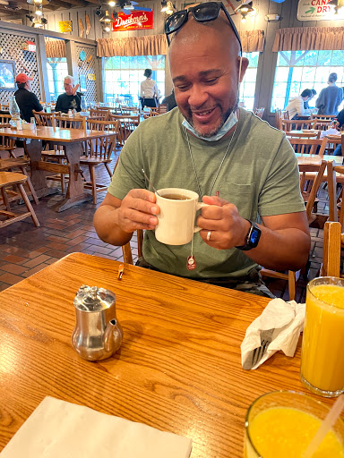 American Restaurant «Cracker Barrel Old Country Store», reviews and photos, Celebration Dr, Suwanee, GA 30024, USA